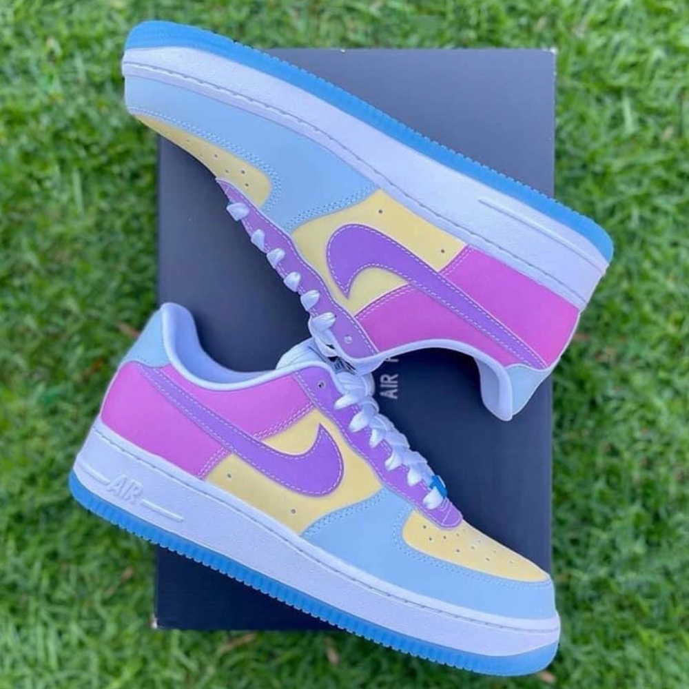Nike Air Force 1 07 UV Reactive Sneaker